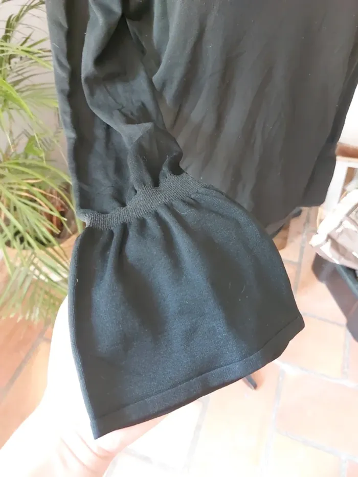 Pull-over dos nu - photo numéro 4