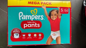 Couches Pampers pants