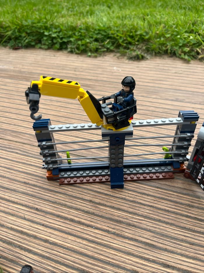 Lego Jurassic World 75931 L'attaque de l'avant-poste - photo numéro 10