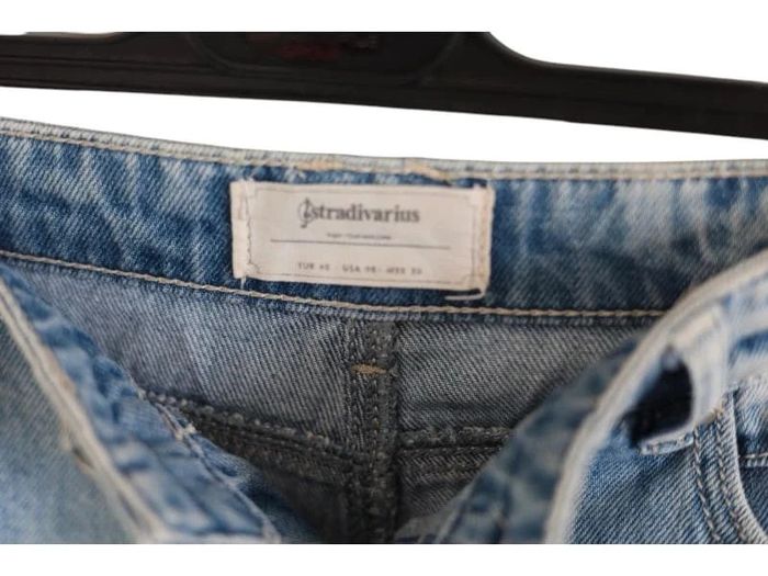 C60 short jeans bleu Stradivarius 40 - photo numéro 3