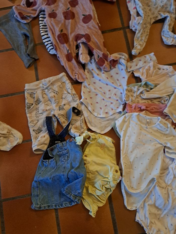 Lots de vetements bebe fille - photo numéro 2