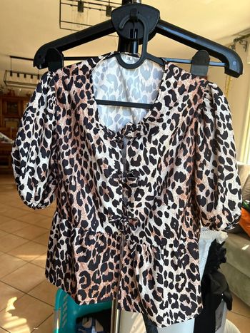 Petit haut léopard à noeuds