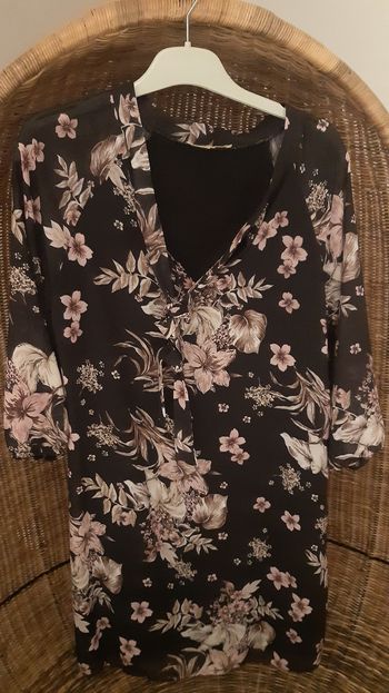 Robe fleurie fond noir fluide t 38 doublée