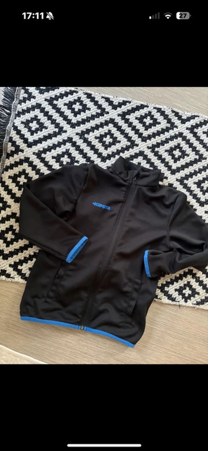 Veste jogging kipsta 7/8 ans très bon état - photo numéro 2