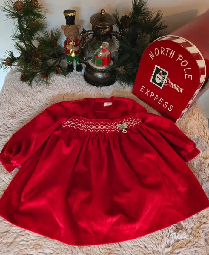 Adorable robe rouge bébé fille 4-6 mois