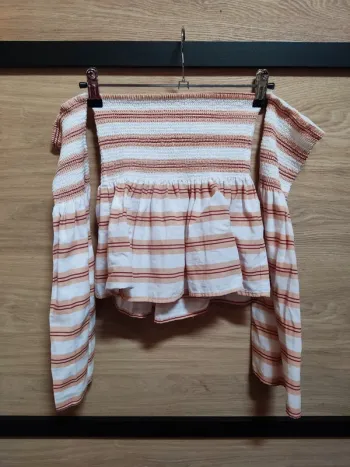 Top bandeau avec volants, manches évasées