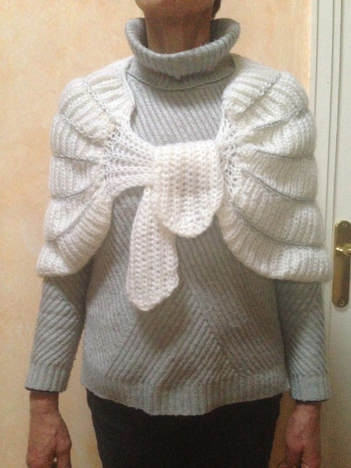 Châle blanc gris argenté fait main - photo numéro 2