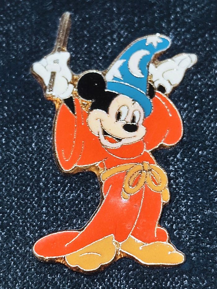 Pin's Mickey mouse Fantasia - photo numéro 2
