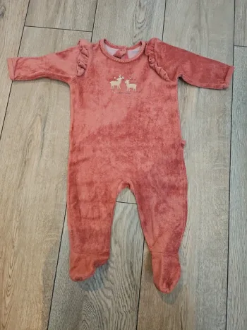 Lot de 2 Pyjamas 1 pièce chaud.