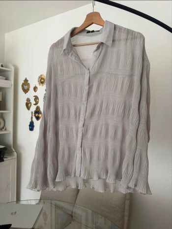 Chemise grise en mousseline 