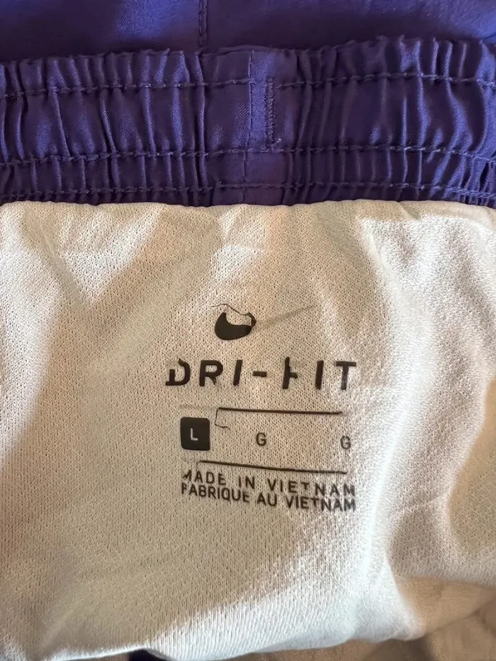 Short sport violet femme Nike taille L Pantalón corto deportivo mujer Pantaloncino donna Damen - photo numéro 5