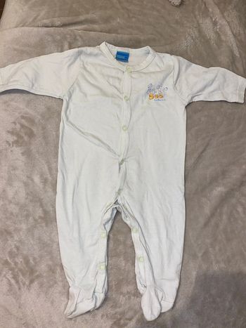 Pyjama vert très clair taille 3 mois