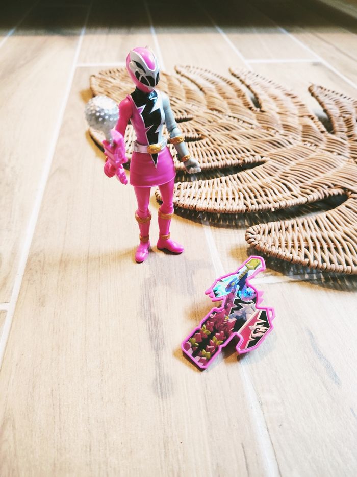🙅Power rangers dino fury figurine ranger rose avec clé marque hasbro - photo numéro 5