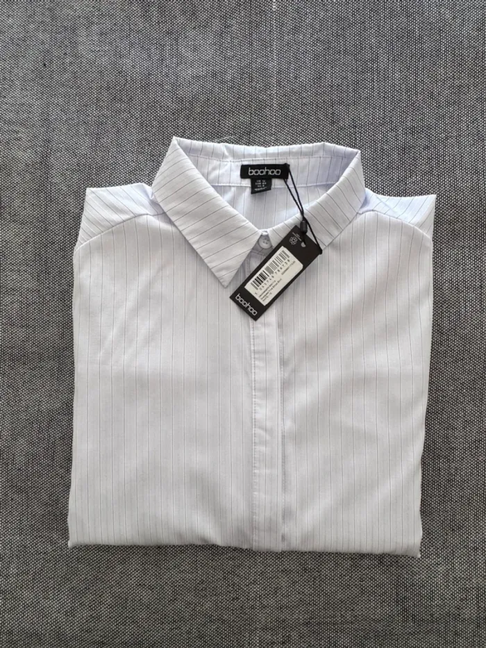 Boohoo – Chemise légère oversize blanche fines rayures – Taille 40 / UK 12 – Neuf - photo numéro 2