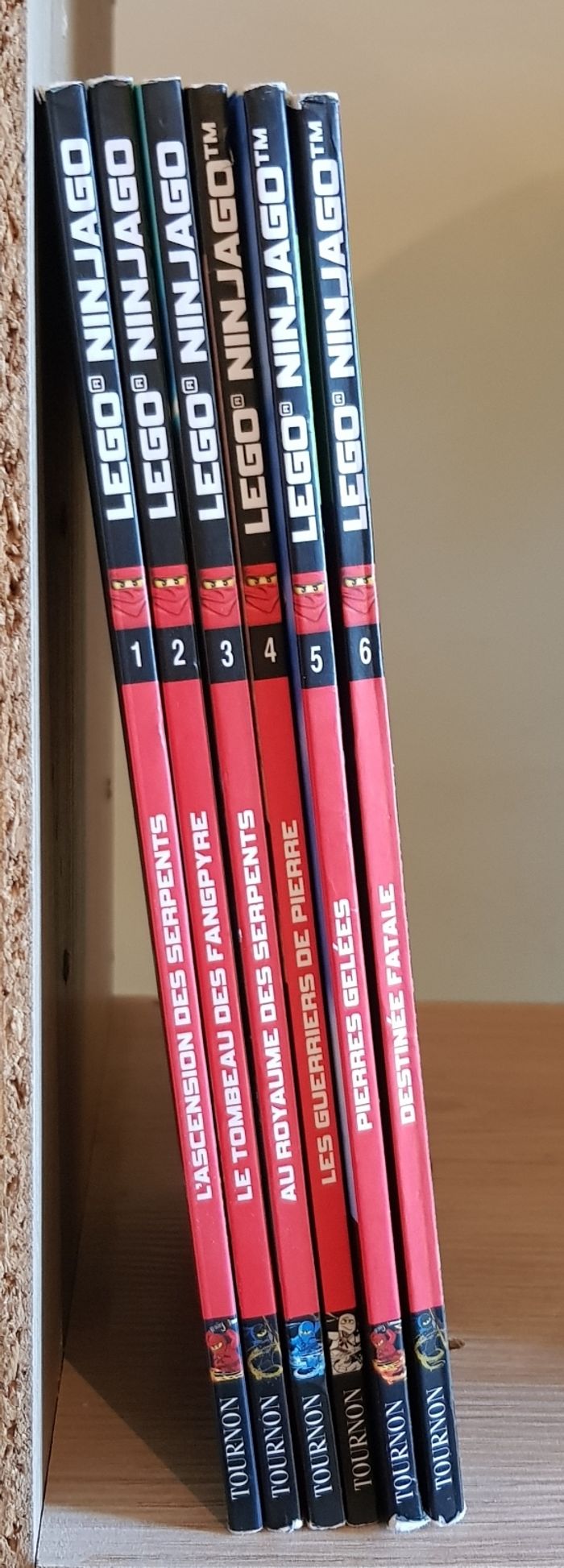 Lot de 6 tomes BD Ninjago - photo numéro 3