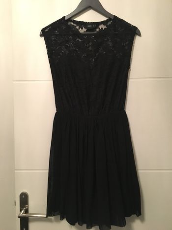 Robe ASOS dentelle noire  Taille 36