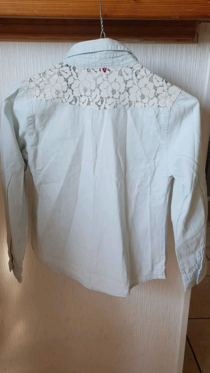 Chemise bleu et dentelle - photo numéro 3