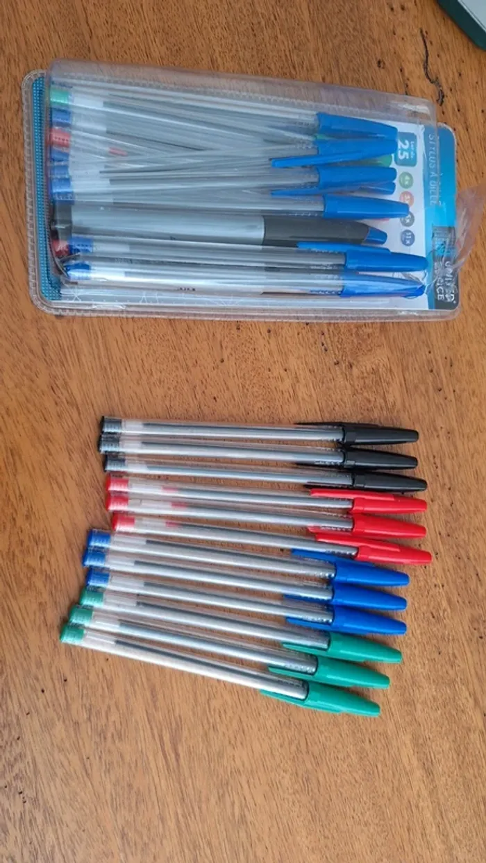 Lot de 12 stylos - photo numéro 2