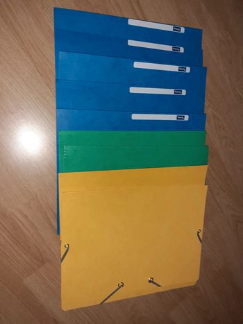 Lot 9 pochettes à rabats