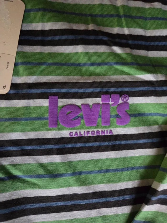 T-shirt levi's XL neuf avec étiquette - photo numéro 4