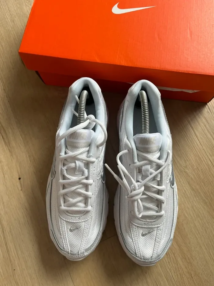 Nike Initiator Triple White Fluffy Taille 41 - photo numéro 3