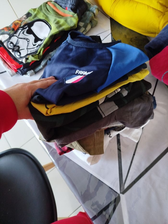 Lot garçon 8 ans - photo numéro 3