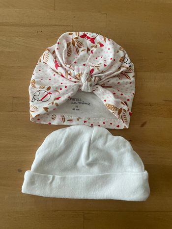 Bonnet simple et bonnet turban à motif