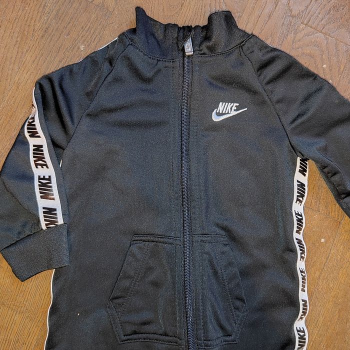 Emsemble Nike - photo numéro 2