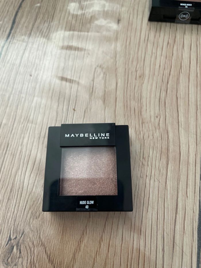 Lot de trois fardes à paupières et un crayon à sourcils. - photo numéro 6