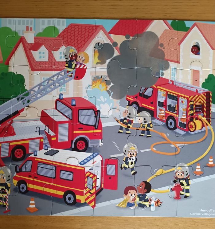 Puzzle Janod "Les pompiers" 24 pièces 3 ans+ - photo numéro 6