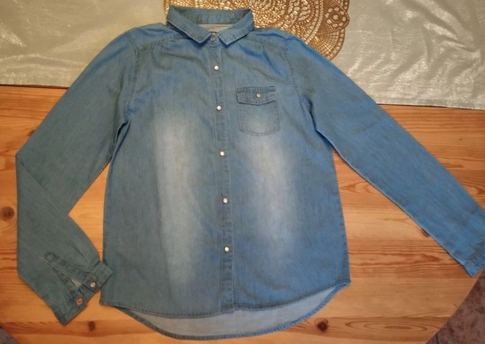 Très belle chemise en jeans