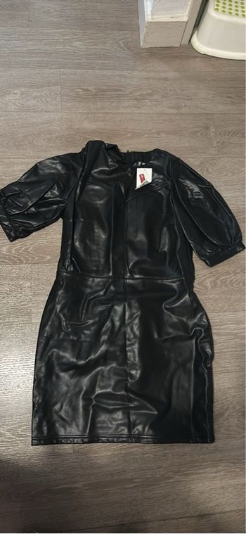 Robe noire neuve taille 42 de la marque HM