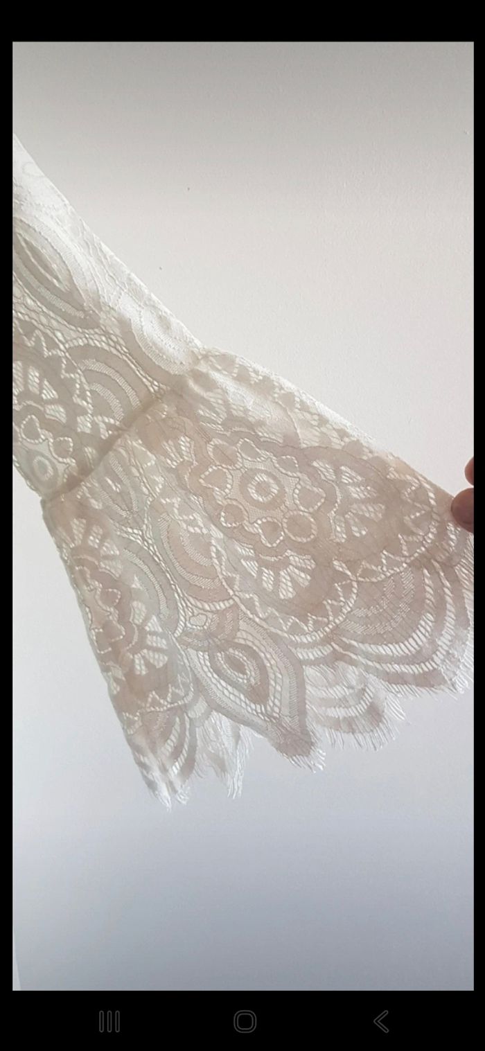 Robe en dentelle - photo numéro 3