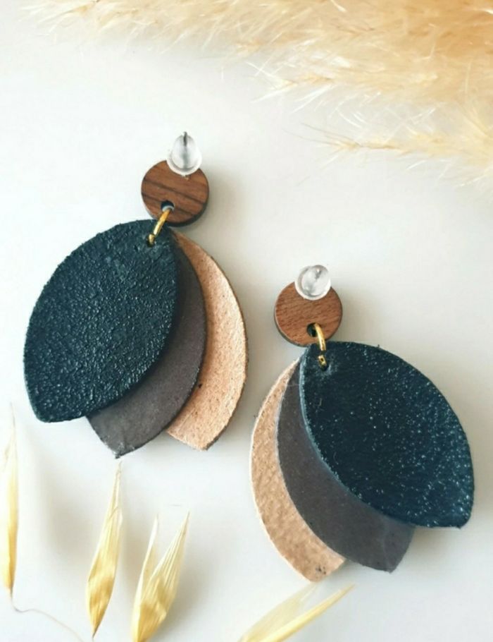 Boucles d'oreilles cuir et bois - photo numéro 5