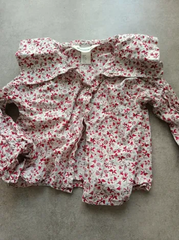 Chemise fleurs rouges H&M adorables 104cm manches longues