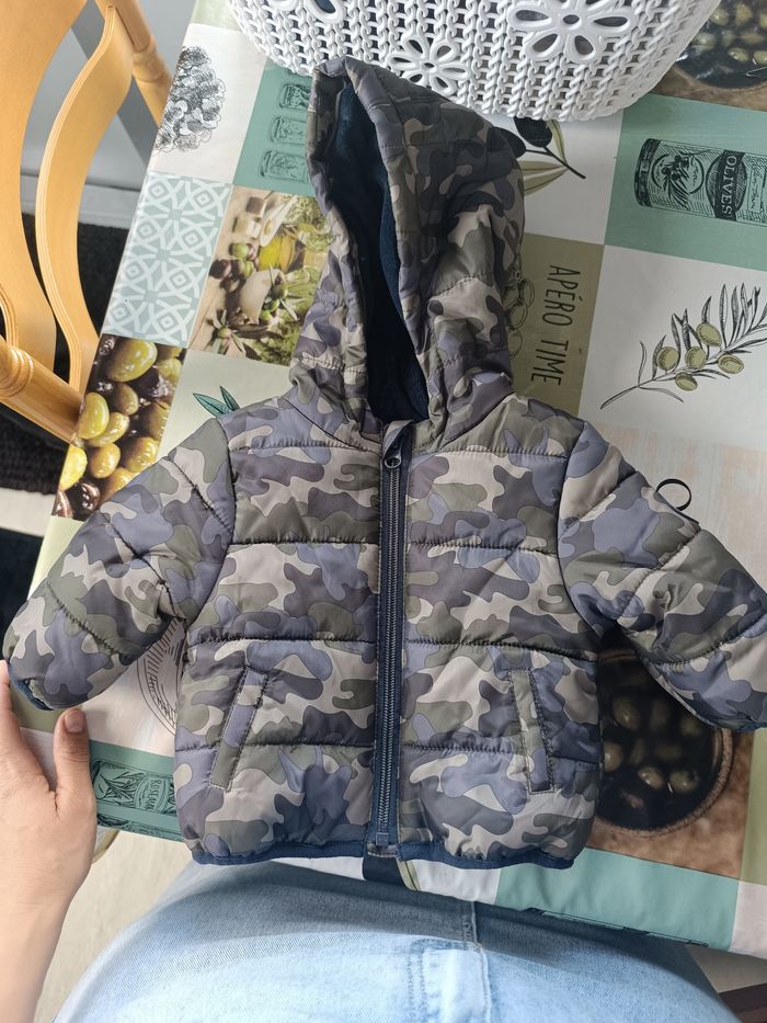 Doudoune militaire taille 3 mois