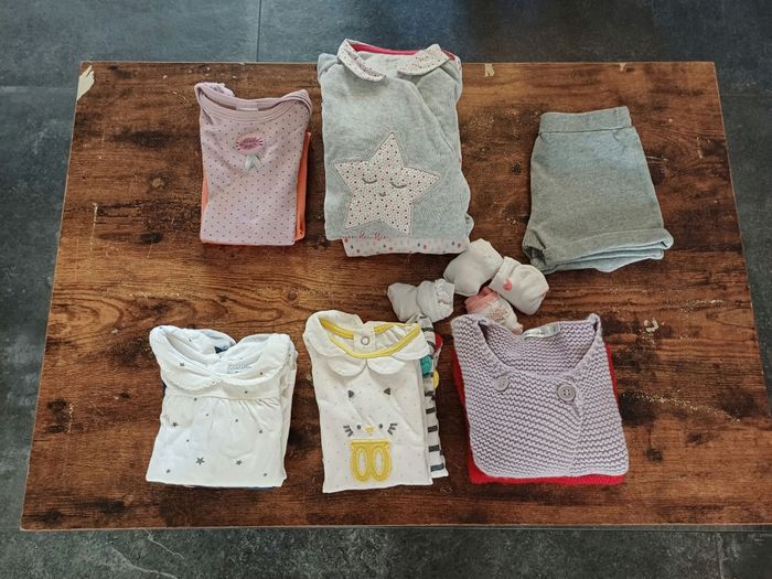 Lot vêtements fille 9 mois 13 pièces