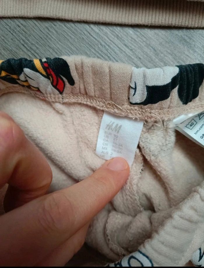 Ensemble deux pièces 
Marque h&M Disney 
Taille 92 cm - photo numéro 4
