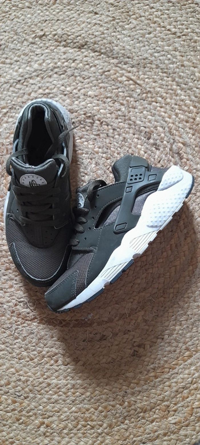 Basket Nike Huarache kaki - photo numéro 3