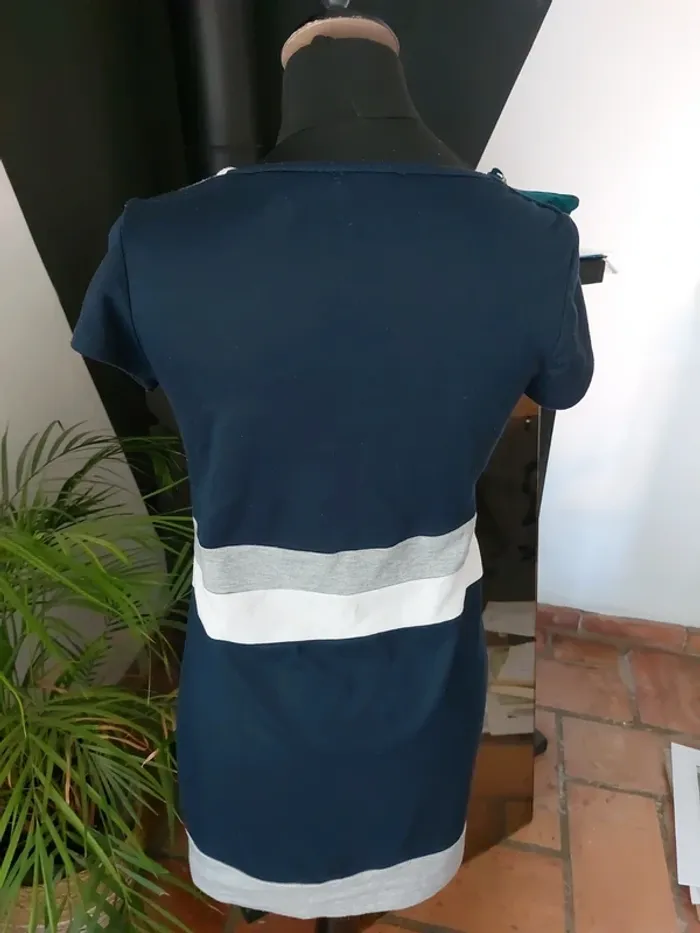 Robe moulante - photo numéro 3