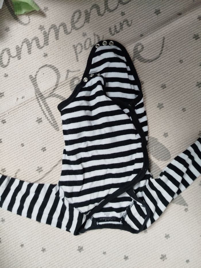 Lot de body cache coeur taille 3 mois - photo numéro 8