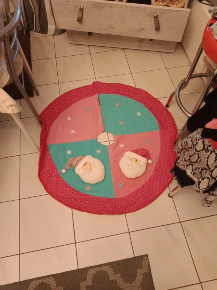 Tapis dessous de sapin père noël en relief - photo numéro 4