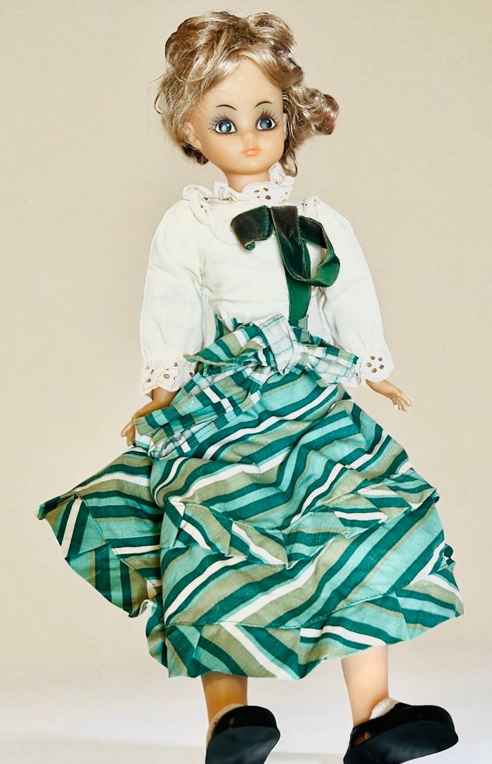 Grande poupée Bella ancienne, produite en France 197, 55 cm de hauteur - photo numéro 8