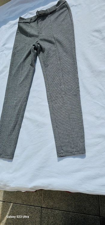Pantalon Stradivarius taille 38