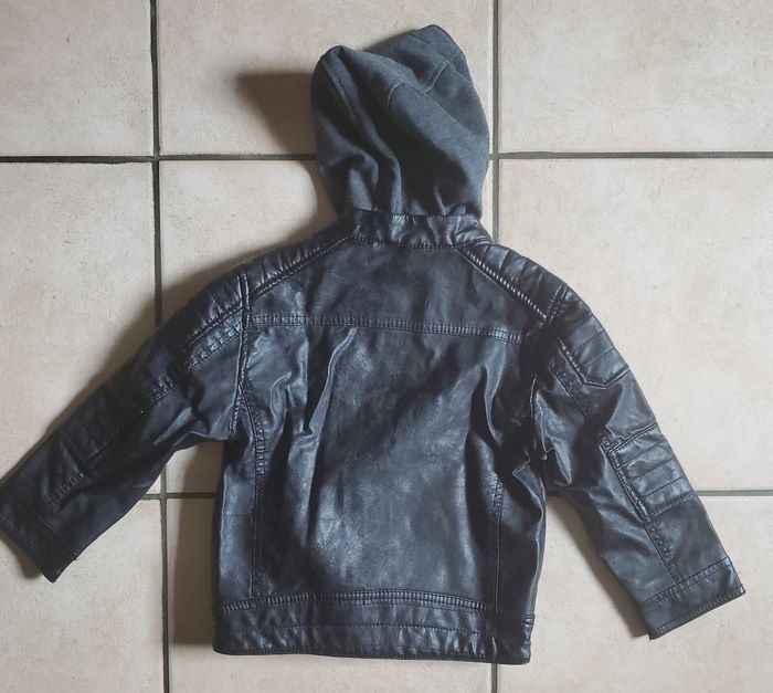 Lot Vêtements Garçon 5 ans - photo numéro 5