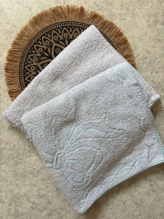 Lot 2 serviettes de bain