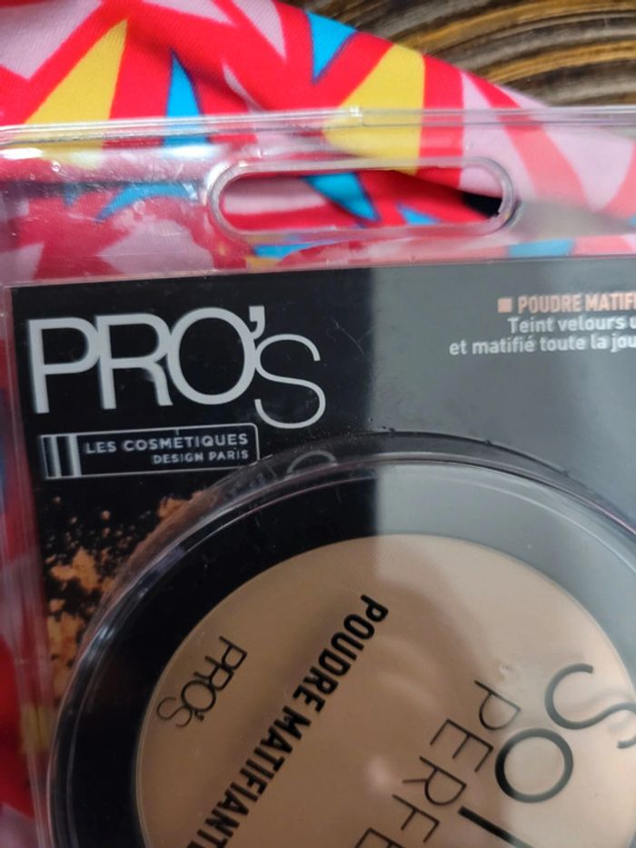 Poudre matifiante PROS - photo numéro 4
