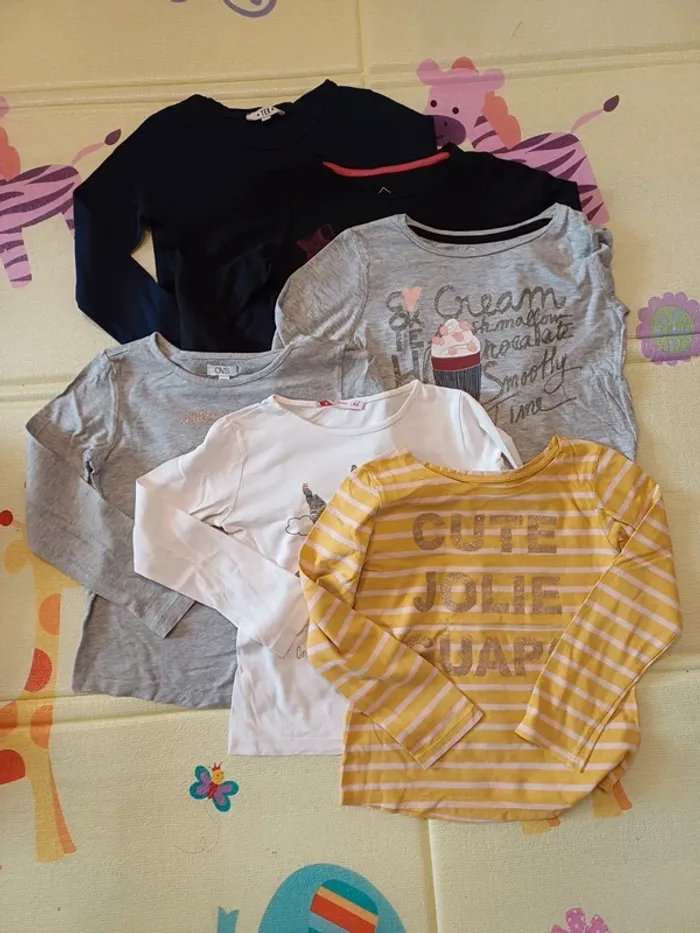 Lot 6 t-shirts manches longues 5 / 6 ans