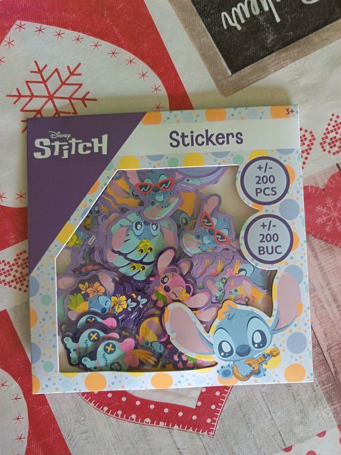 Lot d autocollants stickers stitch