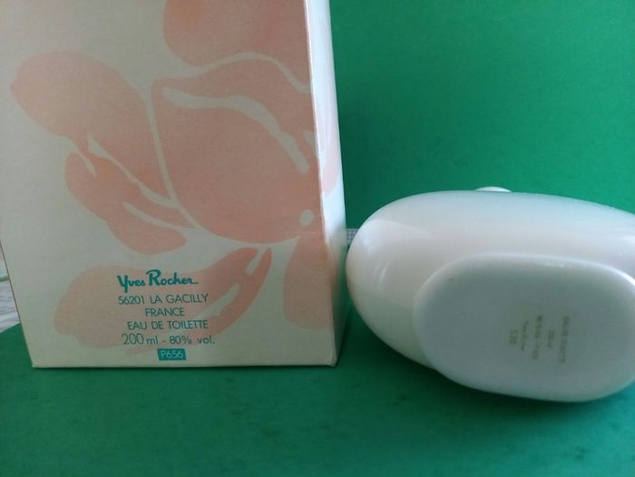 Eau de toilette magnolia Yves rocher plein Dans Sa Boite Vintage - photo numéro 2